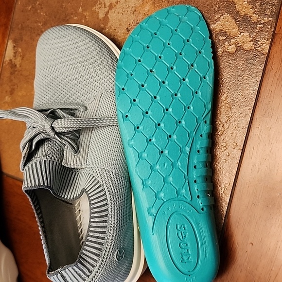 Klogs Gray Glide Slip Resistant Pull On Wedge Sneakers Size 7.5 - Picture 12 of 13